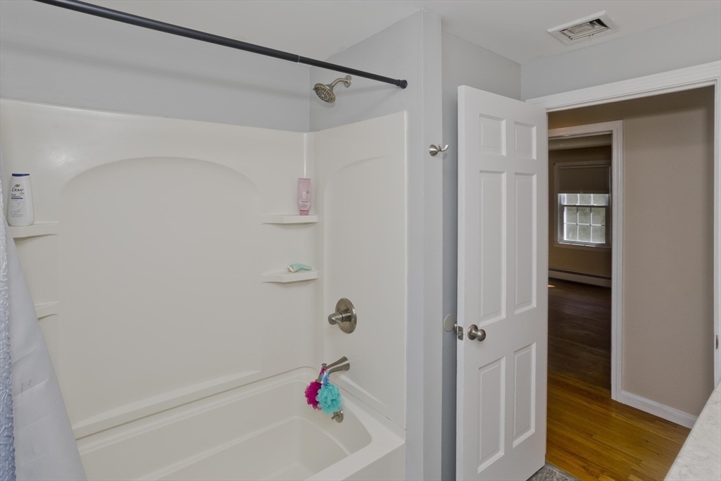 6 Joan St Property Photo 17