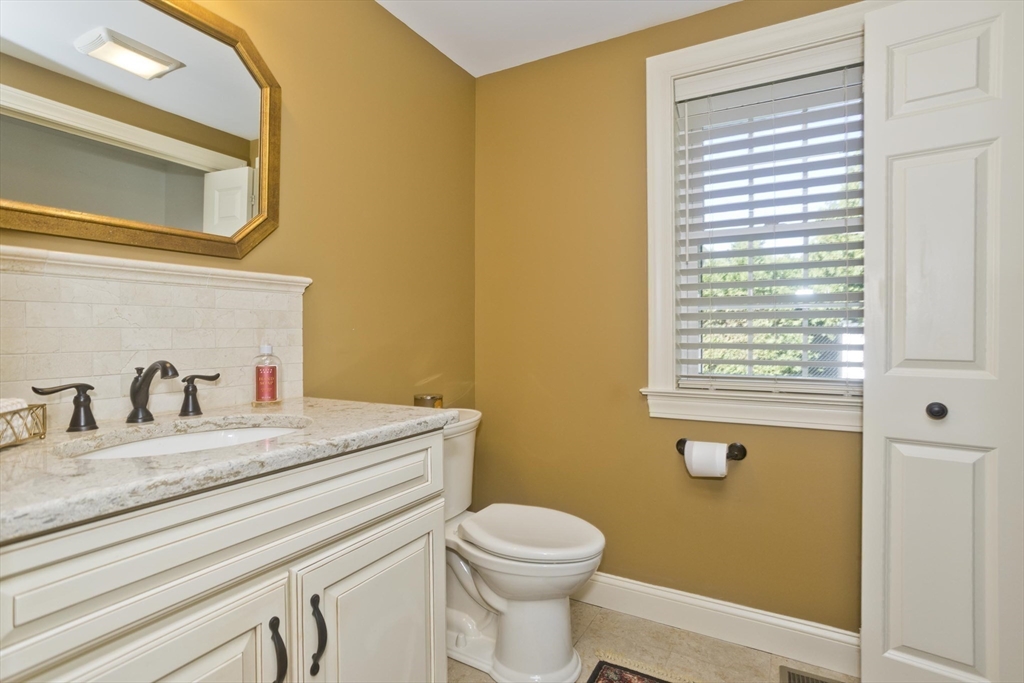 6 Joan St Property Photo 23