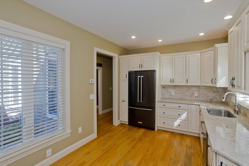 6 Joan St Property Photo 27
