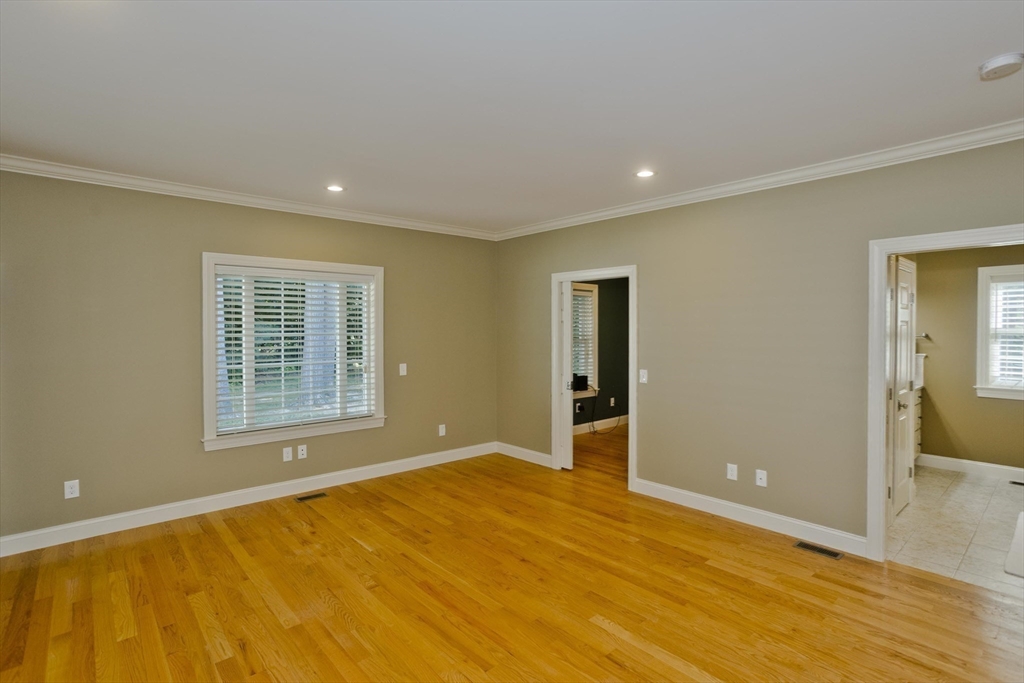 6 Joan St Property Photo 33