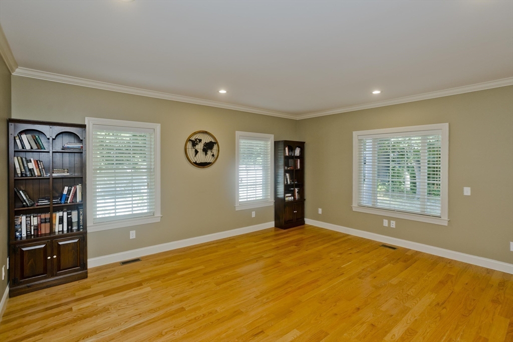 6 Joan St Property Photo 35