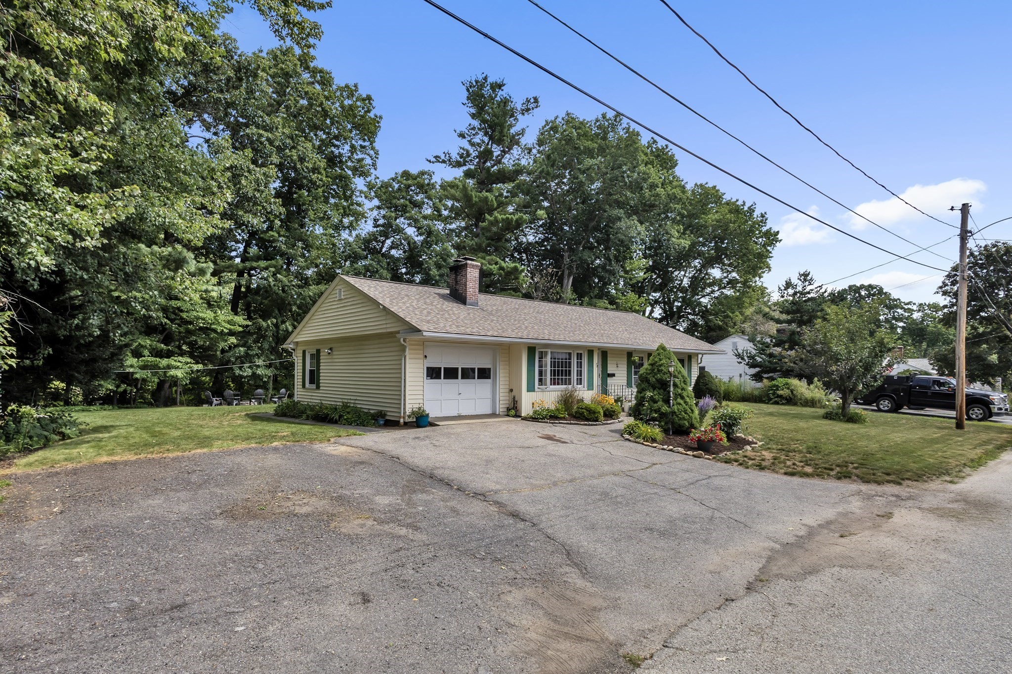 72 Powers Rd Property Photo 3