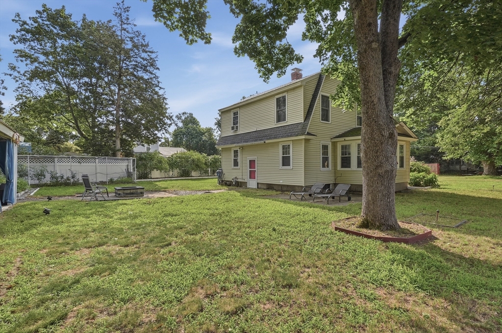 101 Pleasant St Property Photo 3
