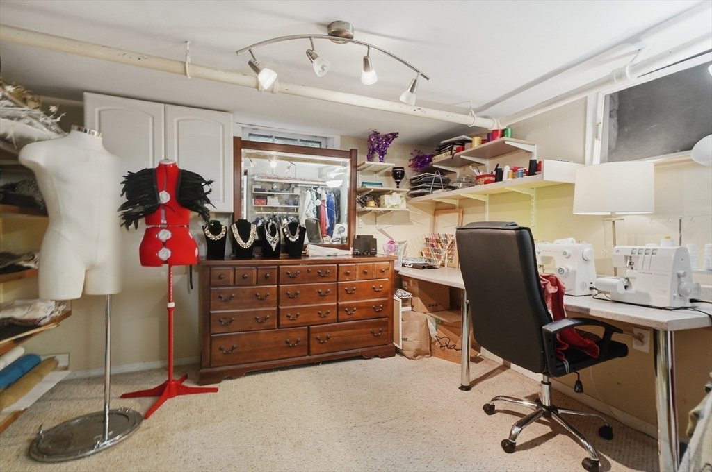 101 Pleasant St Property Photo 32