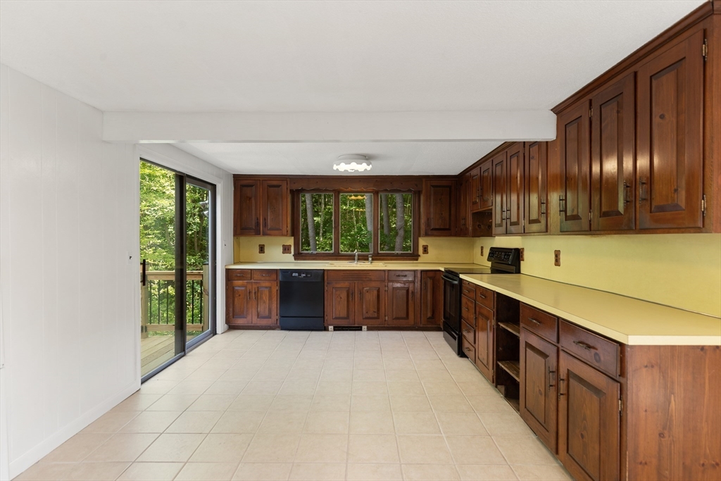59 Holly St Property Photo 14