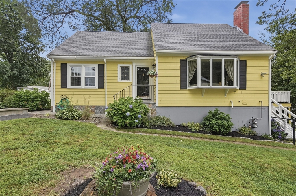 21 Oakwood Ave Property Photo 1