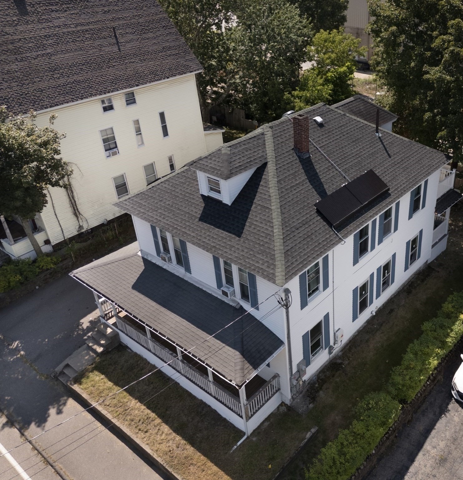 956 Main St Property Photo 5