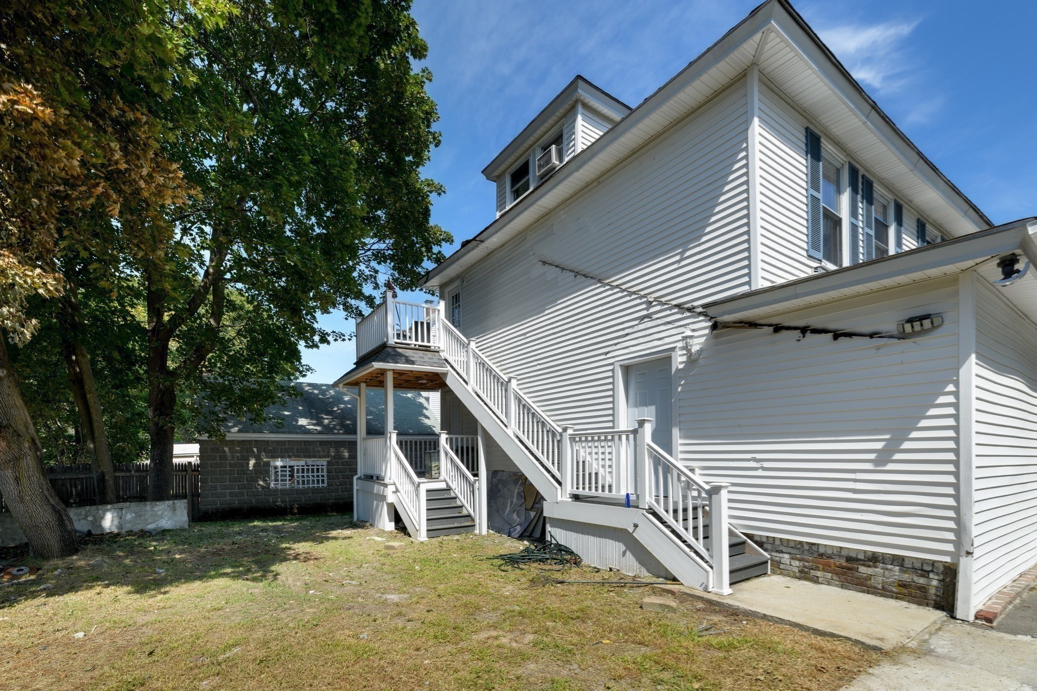 956 Main St Property Photo 38