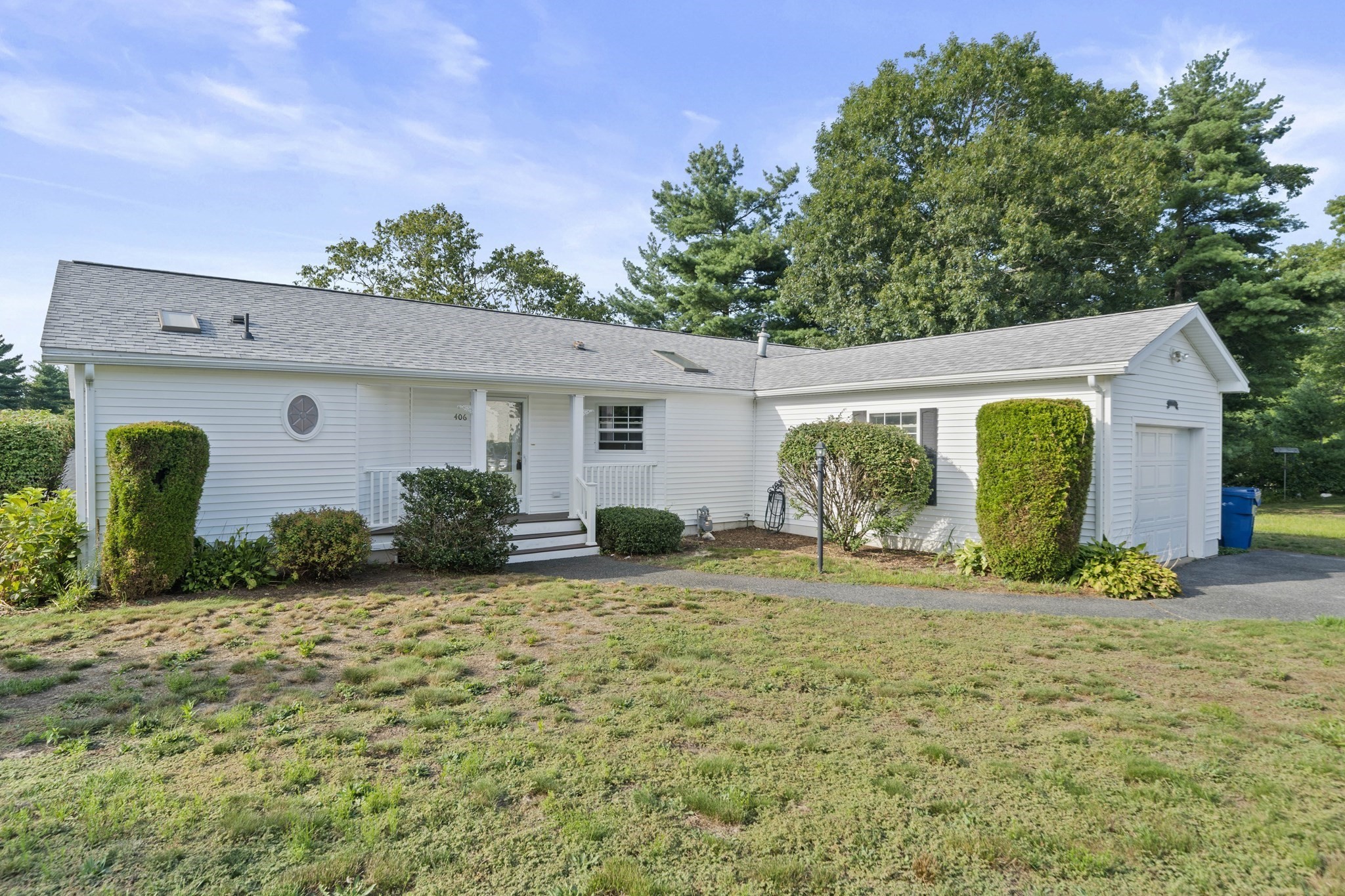 406 Simmons Rd Property Photo 1