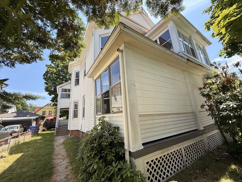 43 Wellington St Property Photo 2