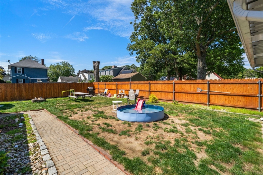 434 Eldridge St. Property Photo 8