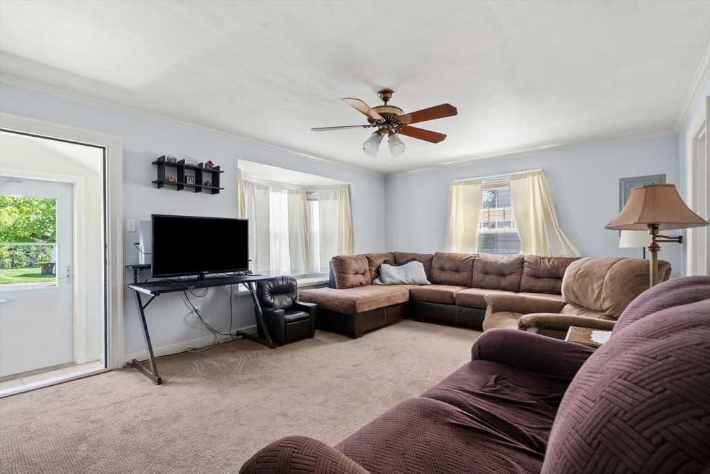 434 Eldridge St. Property Photo 11