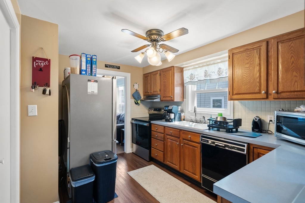 434 Eldridge St. Property Photo 15