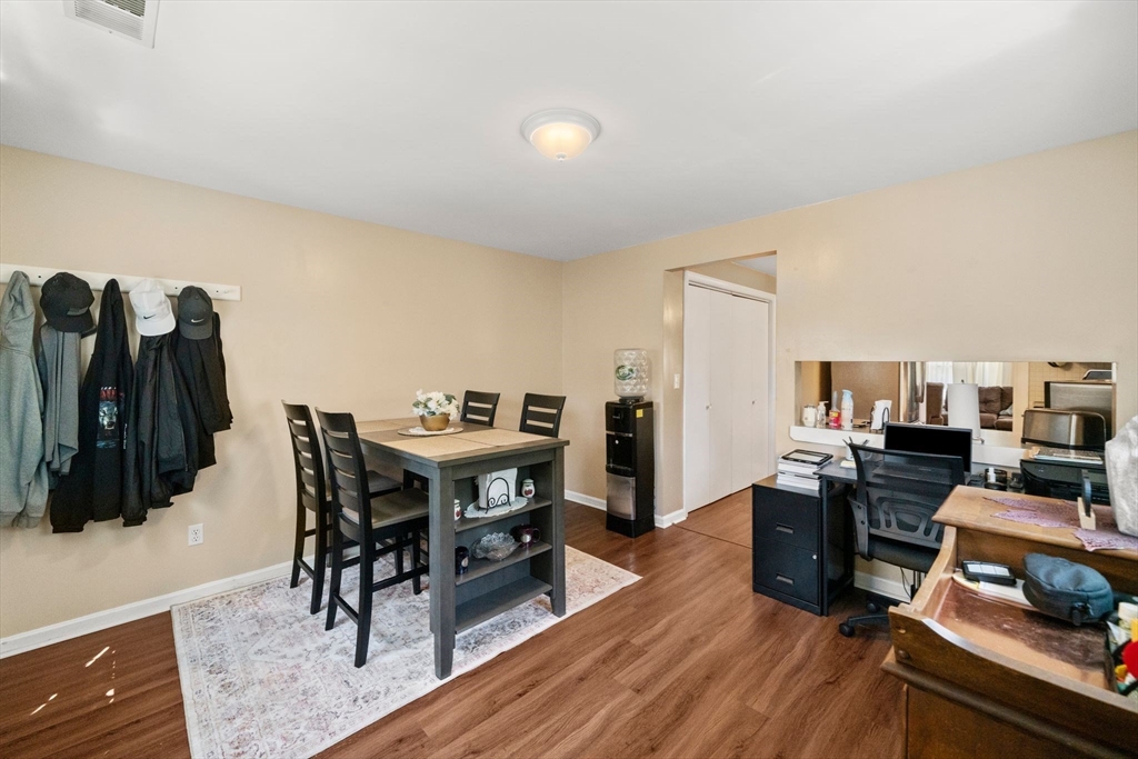 434 Eldridge St. Property Photo 16