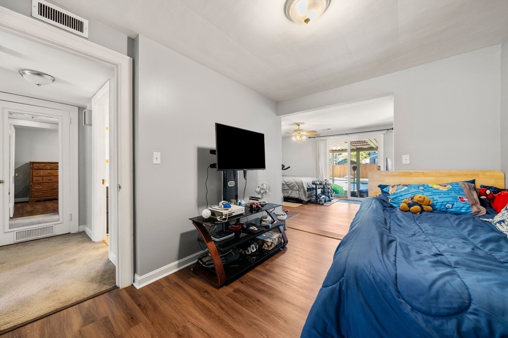 434 Eldridge St. Property Photo 24