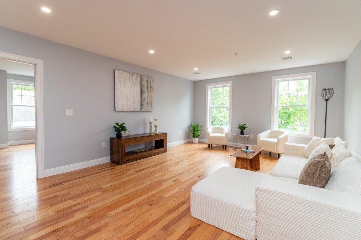 585 Washington Street # 307 Property Photo 5
