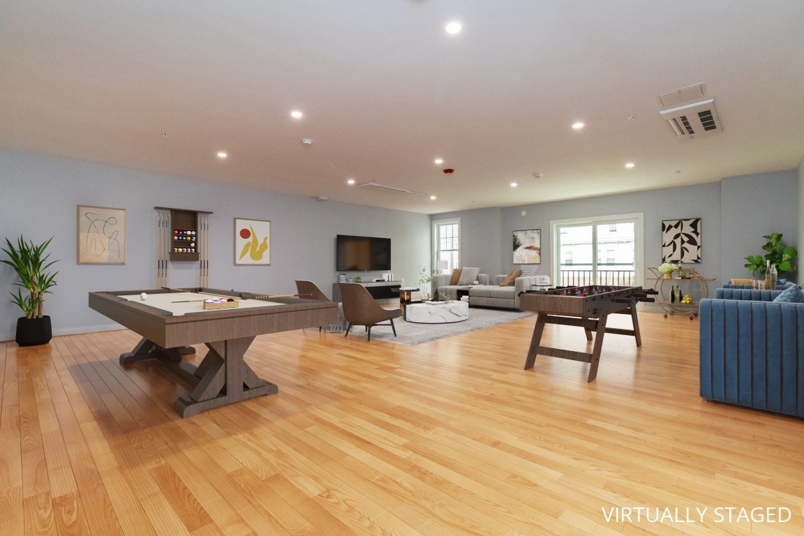 585 Washington Street # 307 Property Photo 14