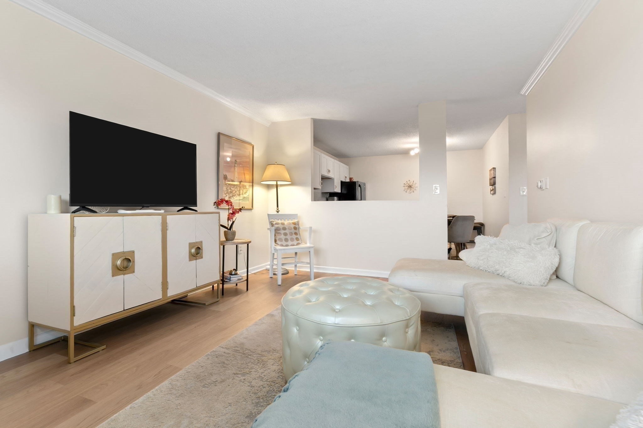 145 Essex Avenue # 405 Property Photo 7