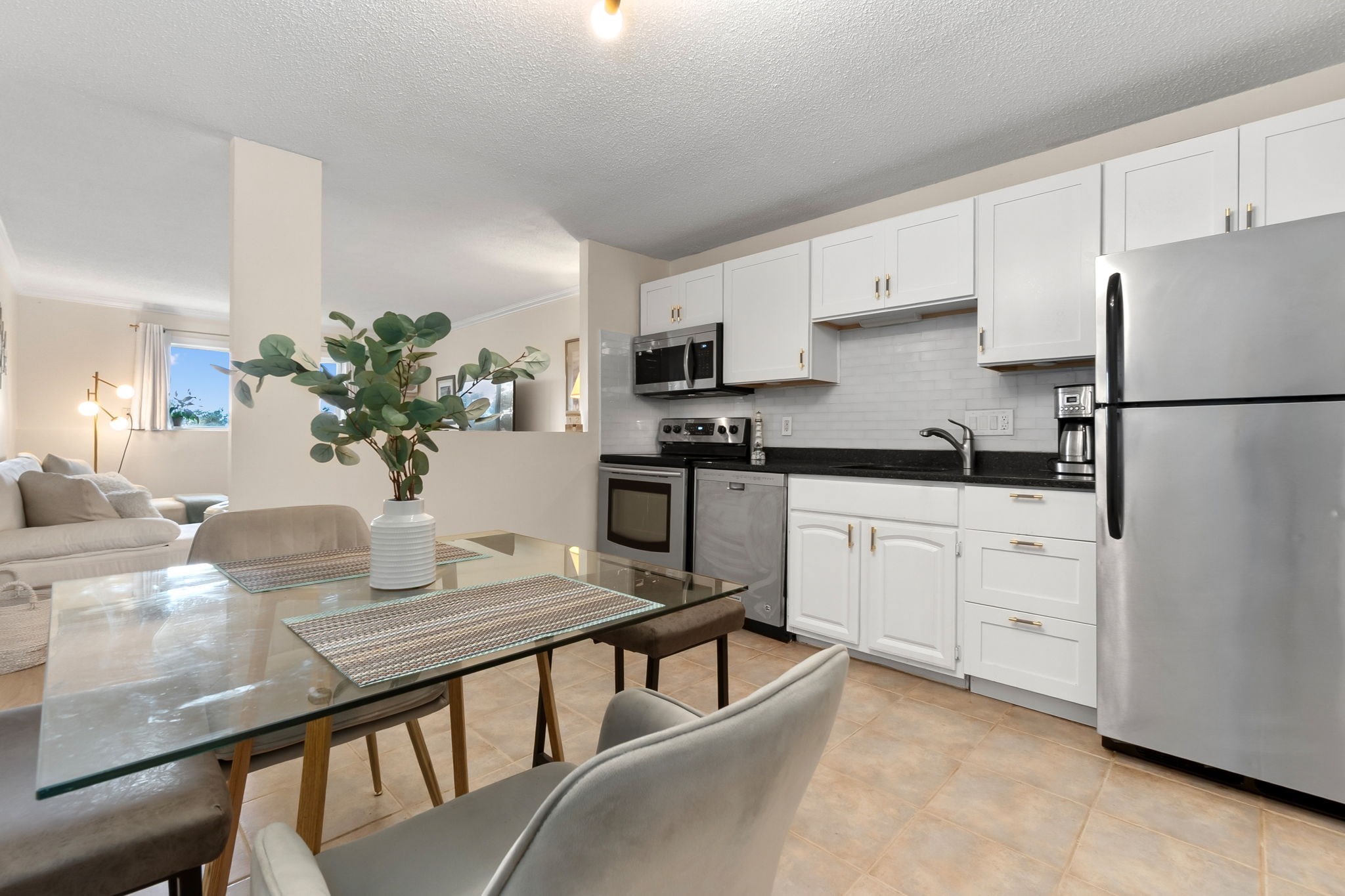 145 Essex Avenue # 405 Property Photo 9
