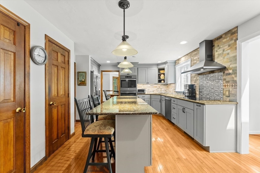 3 Leone Lane Property Photo 5