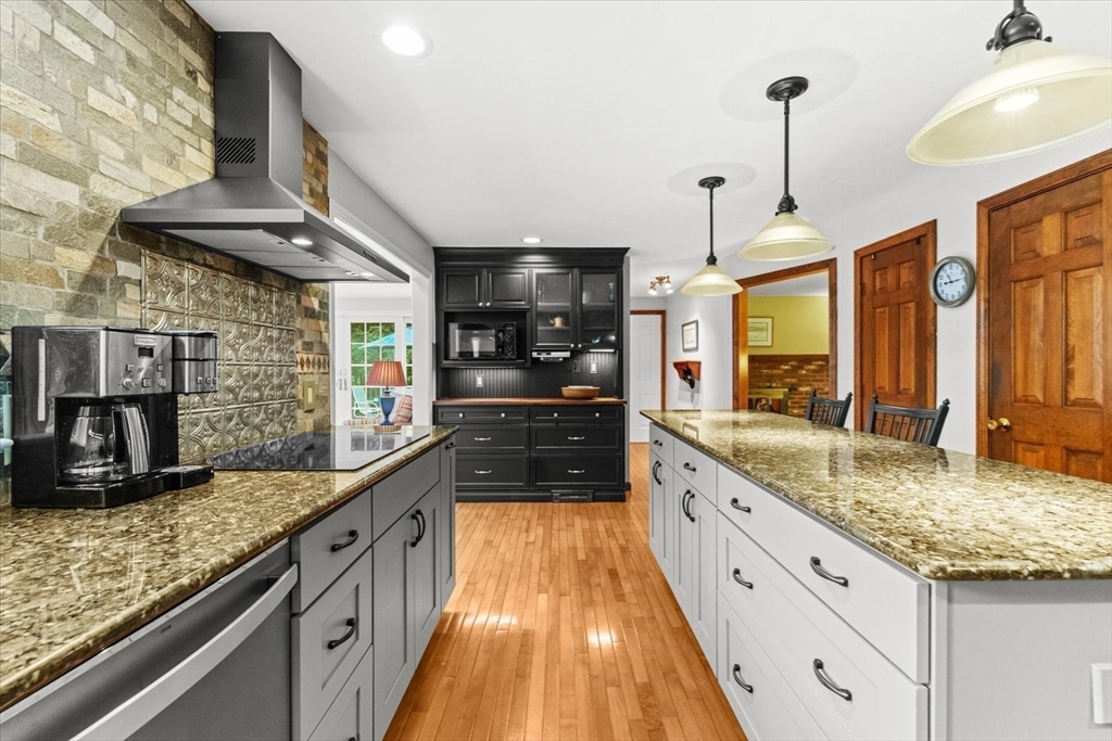 3 Leone Lane Property Photo 6