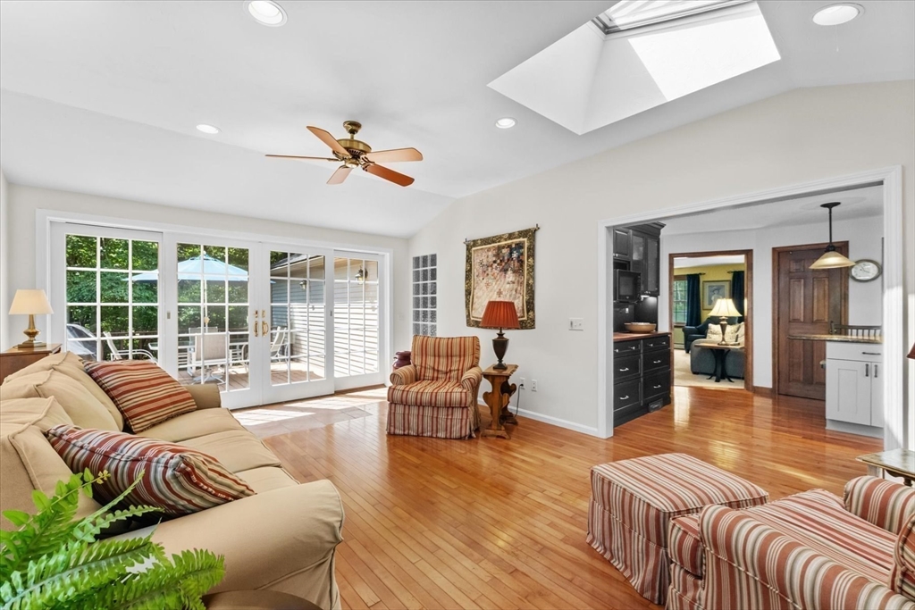 3 Leone Lane Property Photo 12