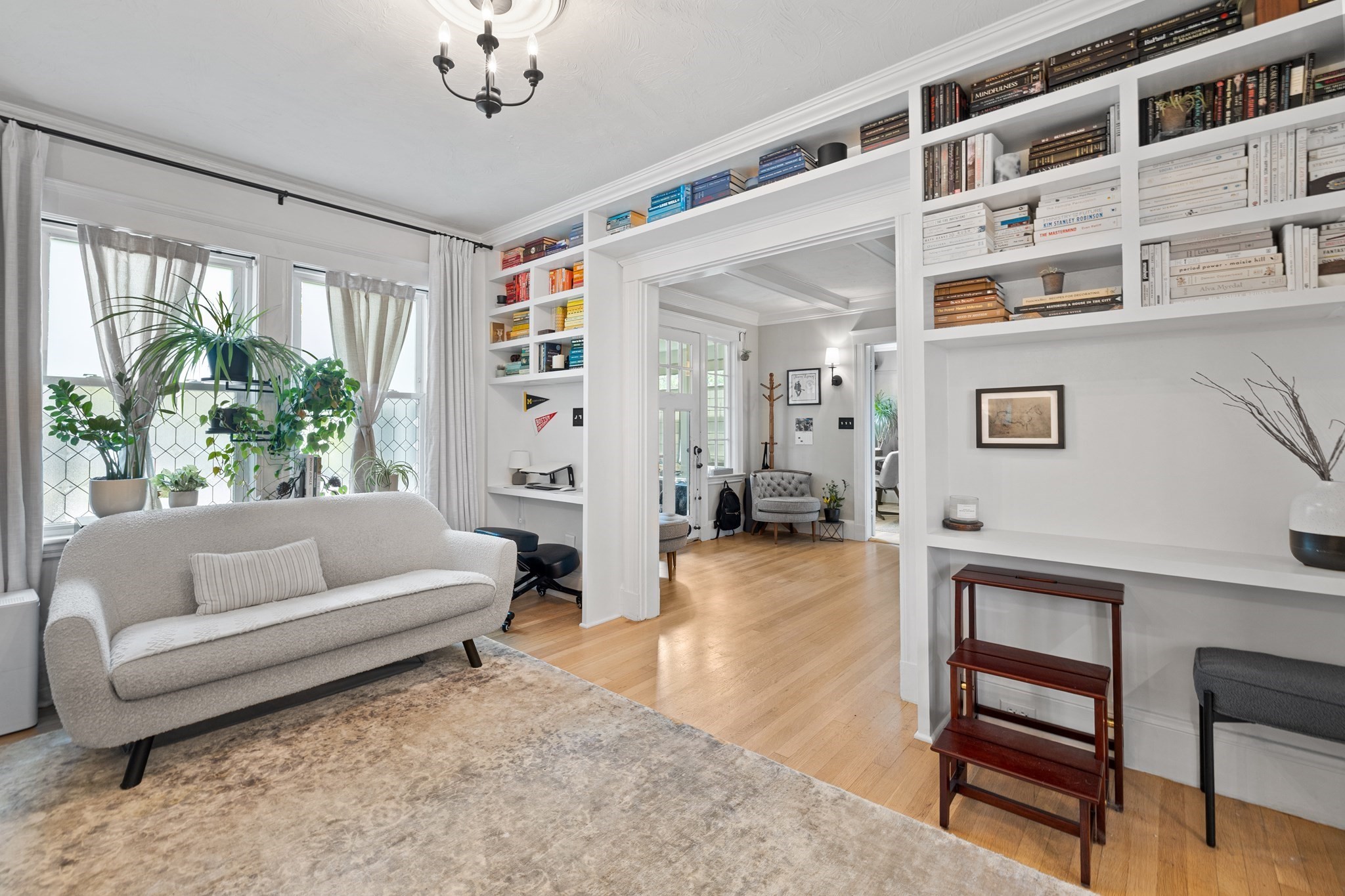 427-429 S Huntington Ave # 1 Property Photo 4