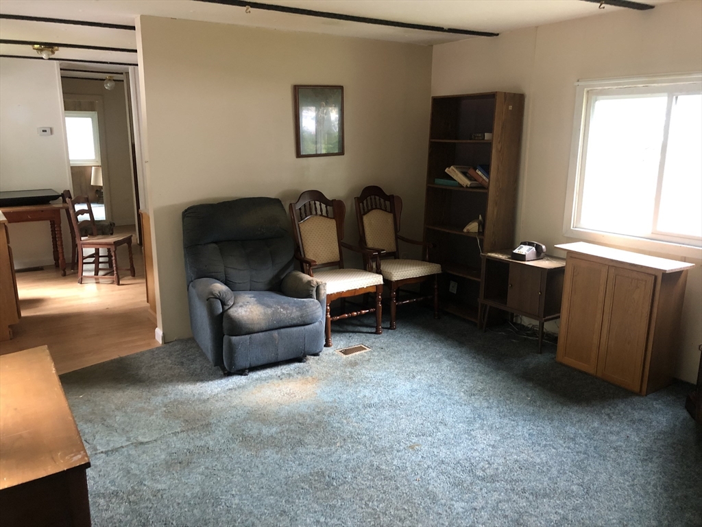 447 Washington St Property Photo 4