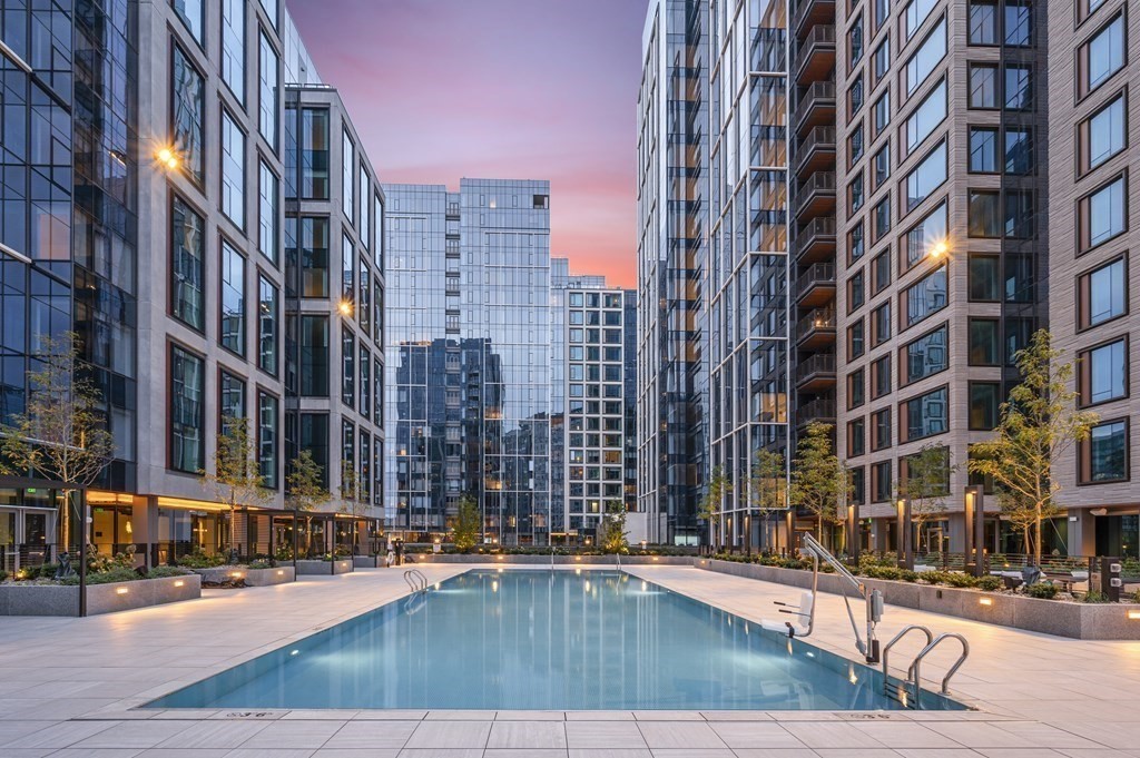 135 Seaport Blvd # 1016 Property Photo 22