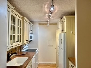 40 Village Rd # 108a Property Photo 9