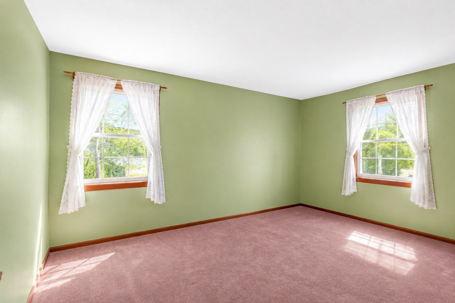 49 Forest St Property Photo 12