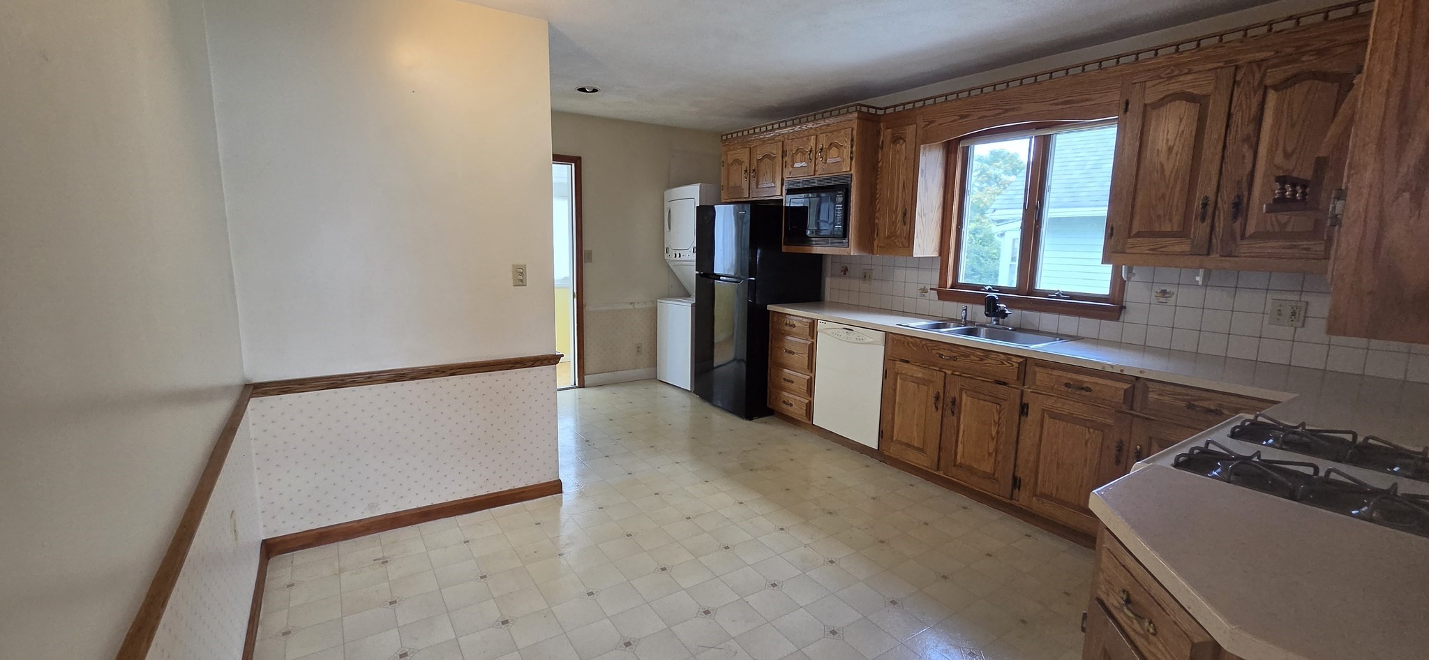 40 Englewood Ave # 2 Property Photo 5