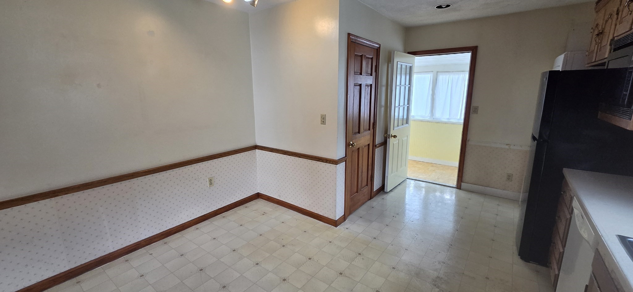 40 Englewood Ave # 2 Property Photo 6