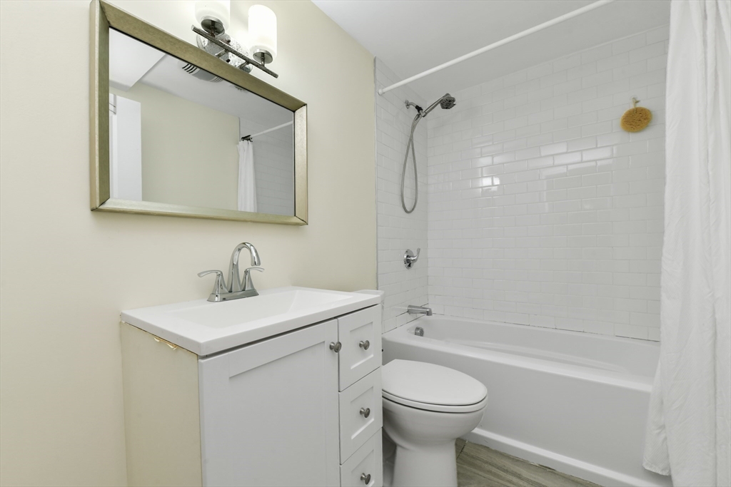 111 Maverick Street # 1 Property Photo 17