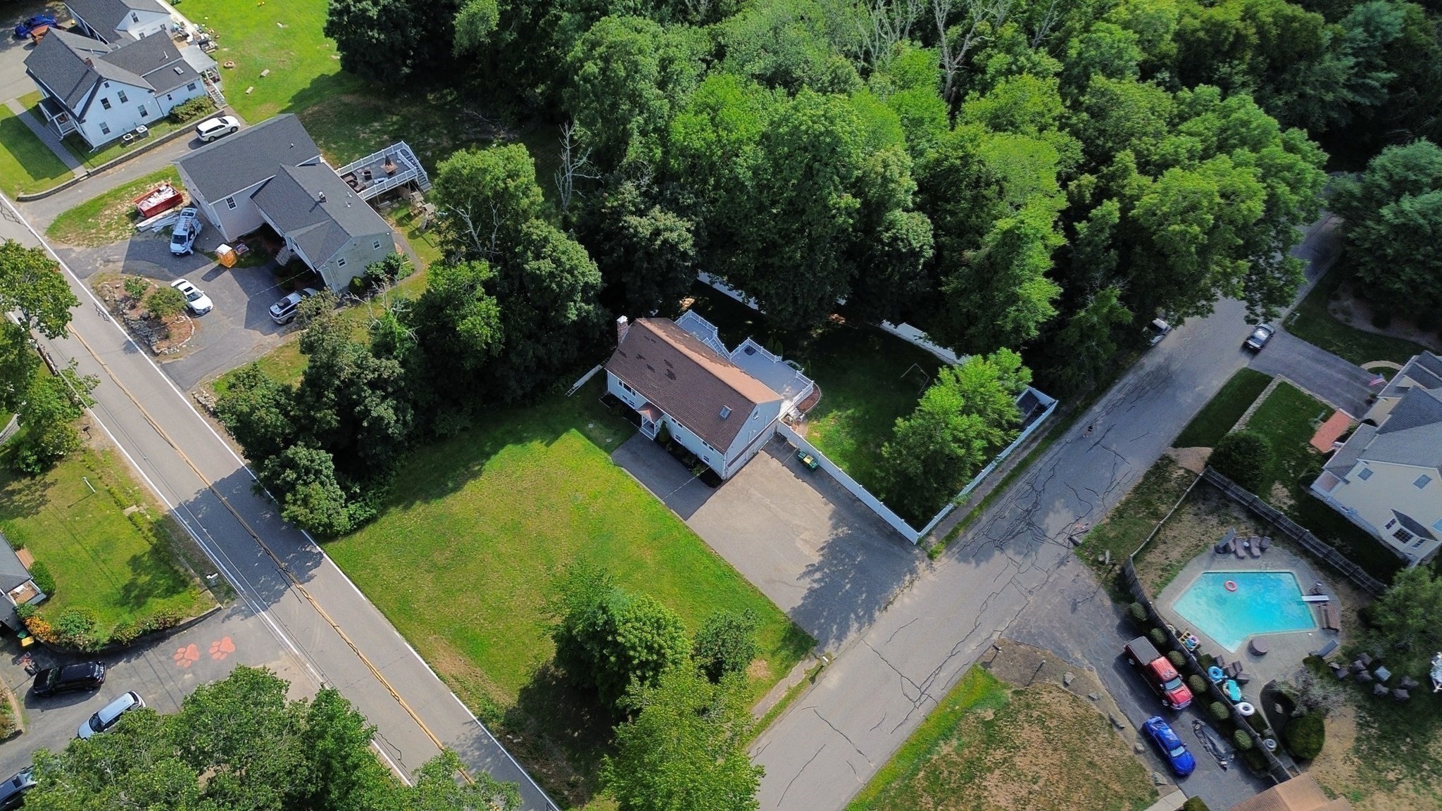 40 Poquanticut Ave Property Photo 8