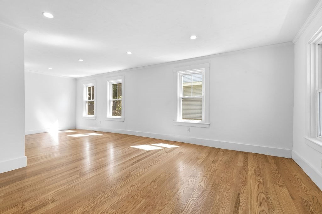 146a W Division St Property Photo 3