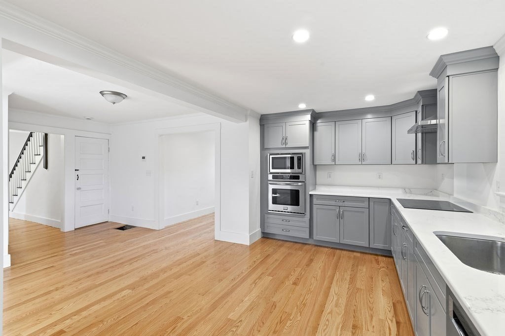 146a W Division St Property Photo 10