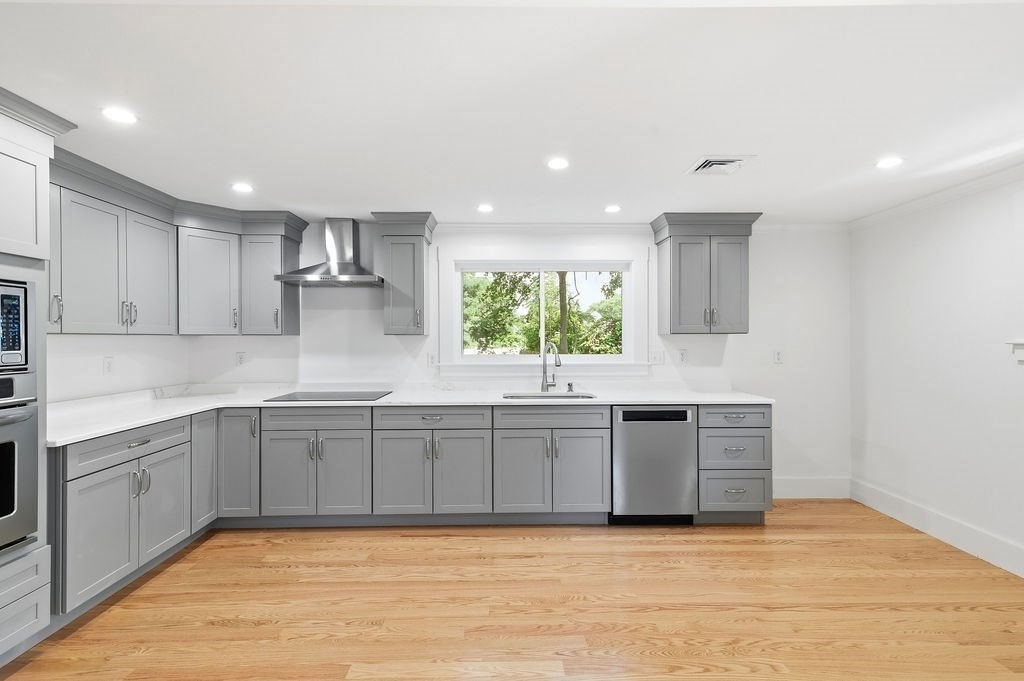 146a W Division St Property Photo 11