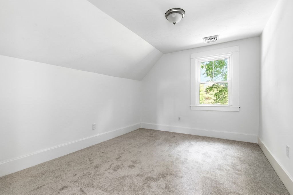 146a W Division St Property Photo 20