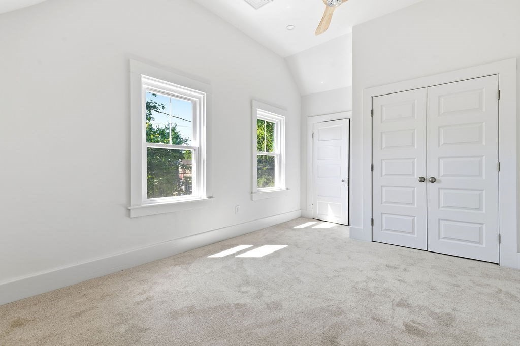 146a W Division St Property Photo 23