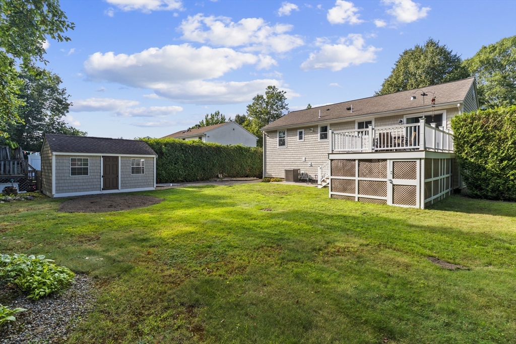 2 Cutter Ln Property Photo 5