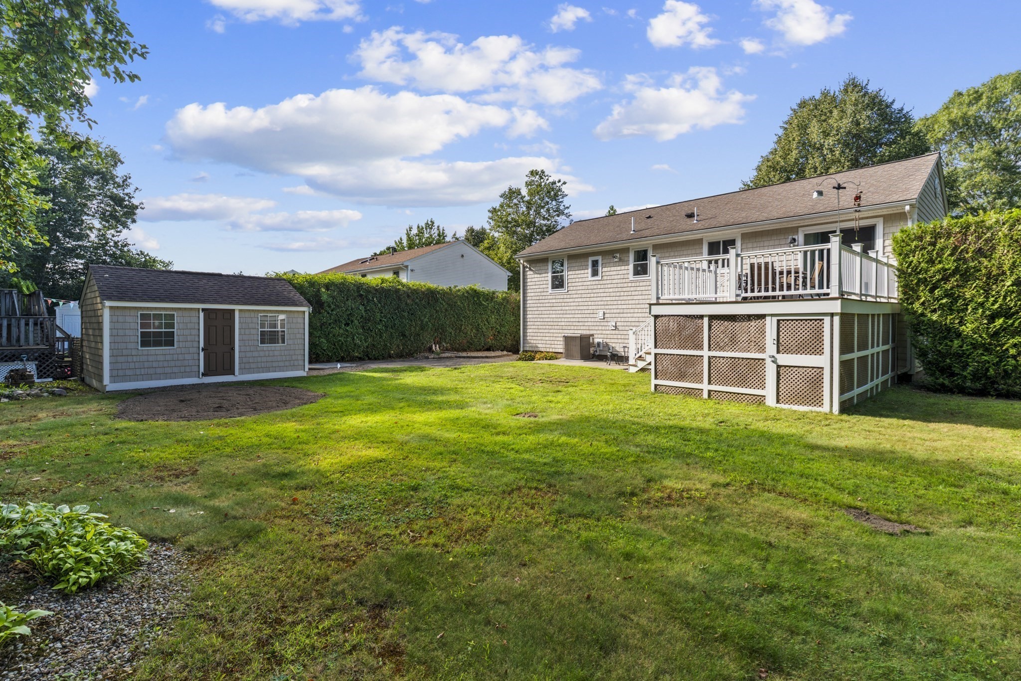 2 Cutter Ln Property Photo 5