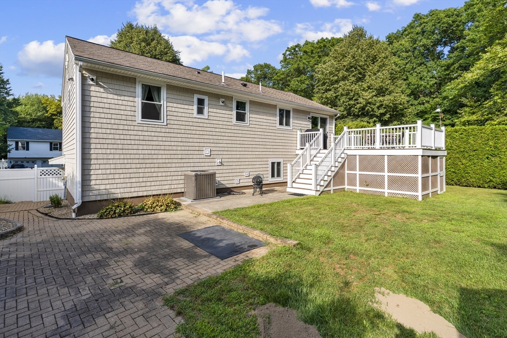 2 Cutter Ln Property Photo 6