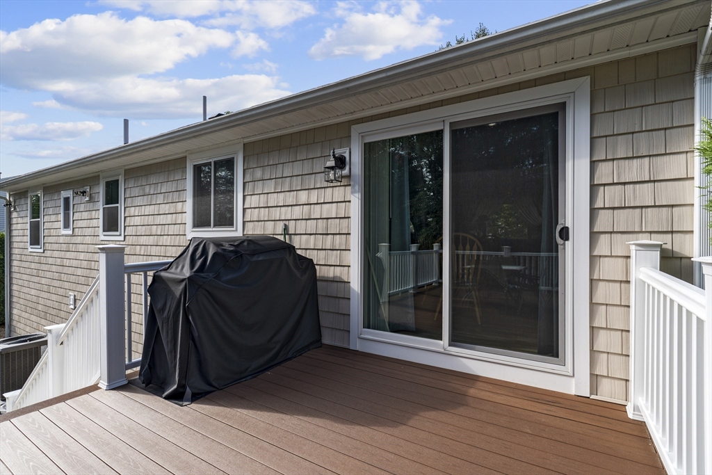 2 Cutter Ln Property Photo 8