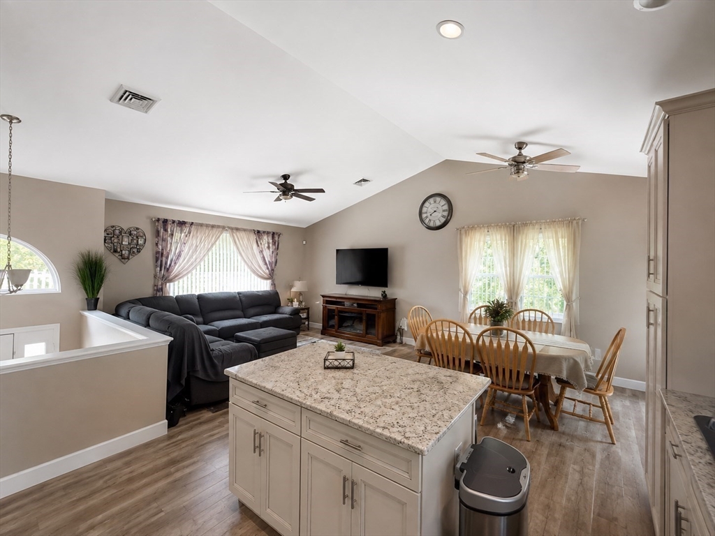 2 Cutter Ln Property Photo 18