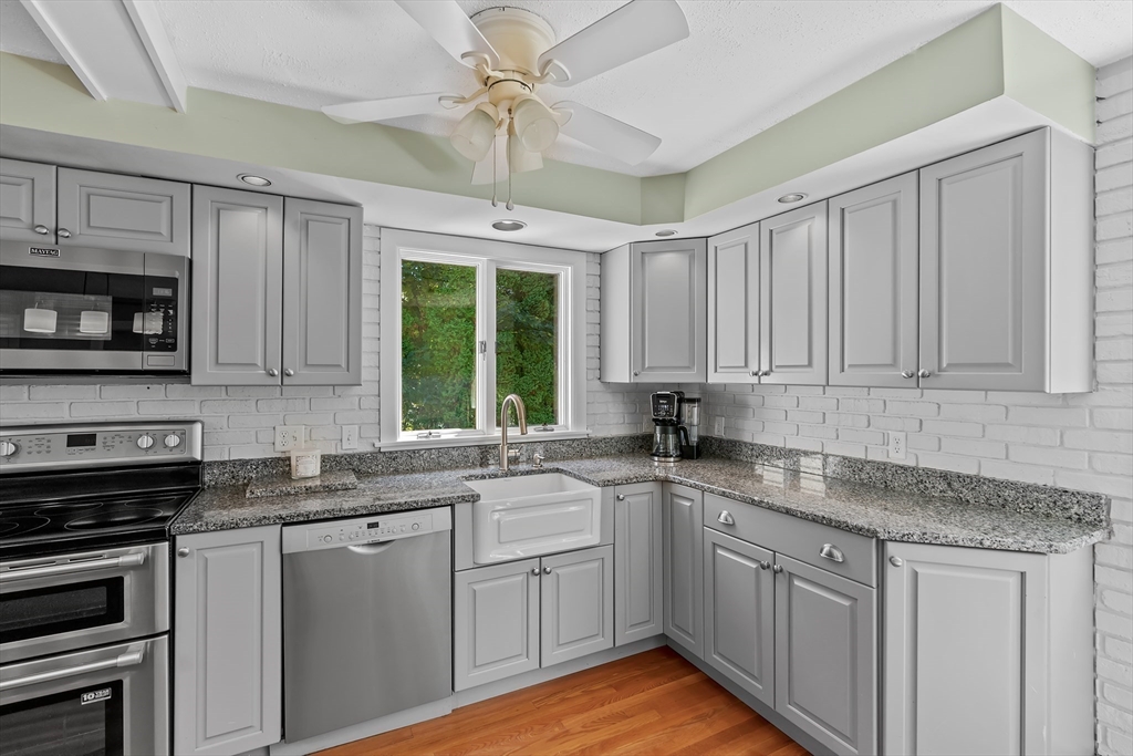 14 Sunset Drive Property Photo 7