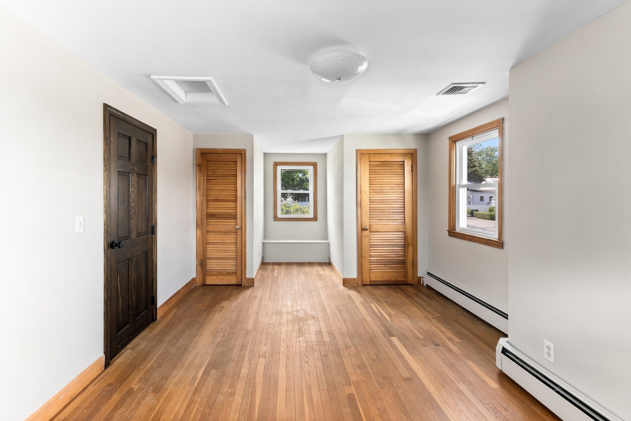 327 England St Property Photo 17