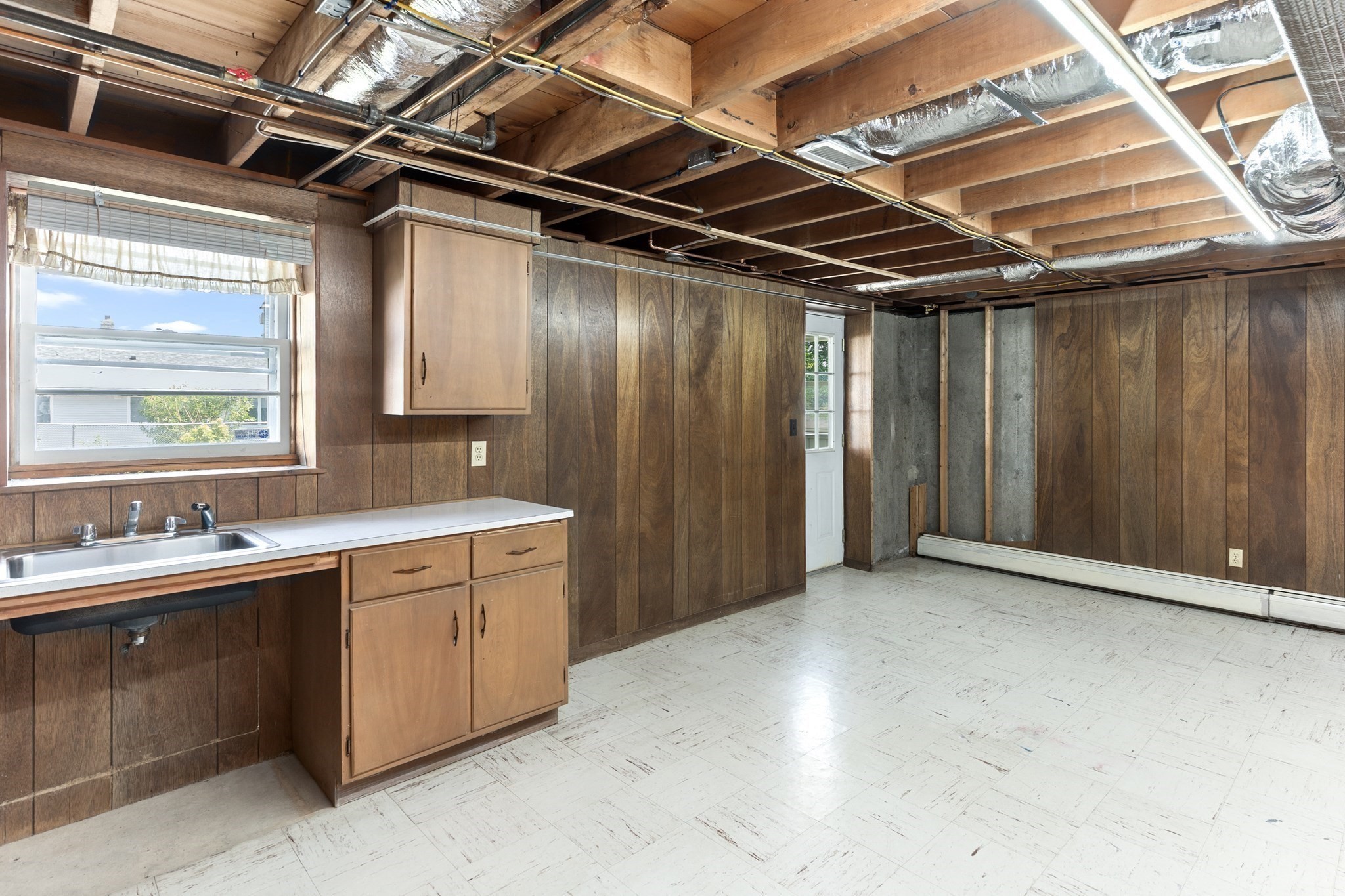 327 England St Property Photo 21