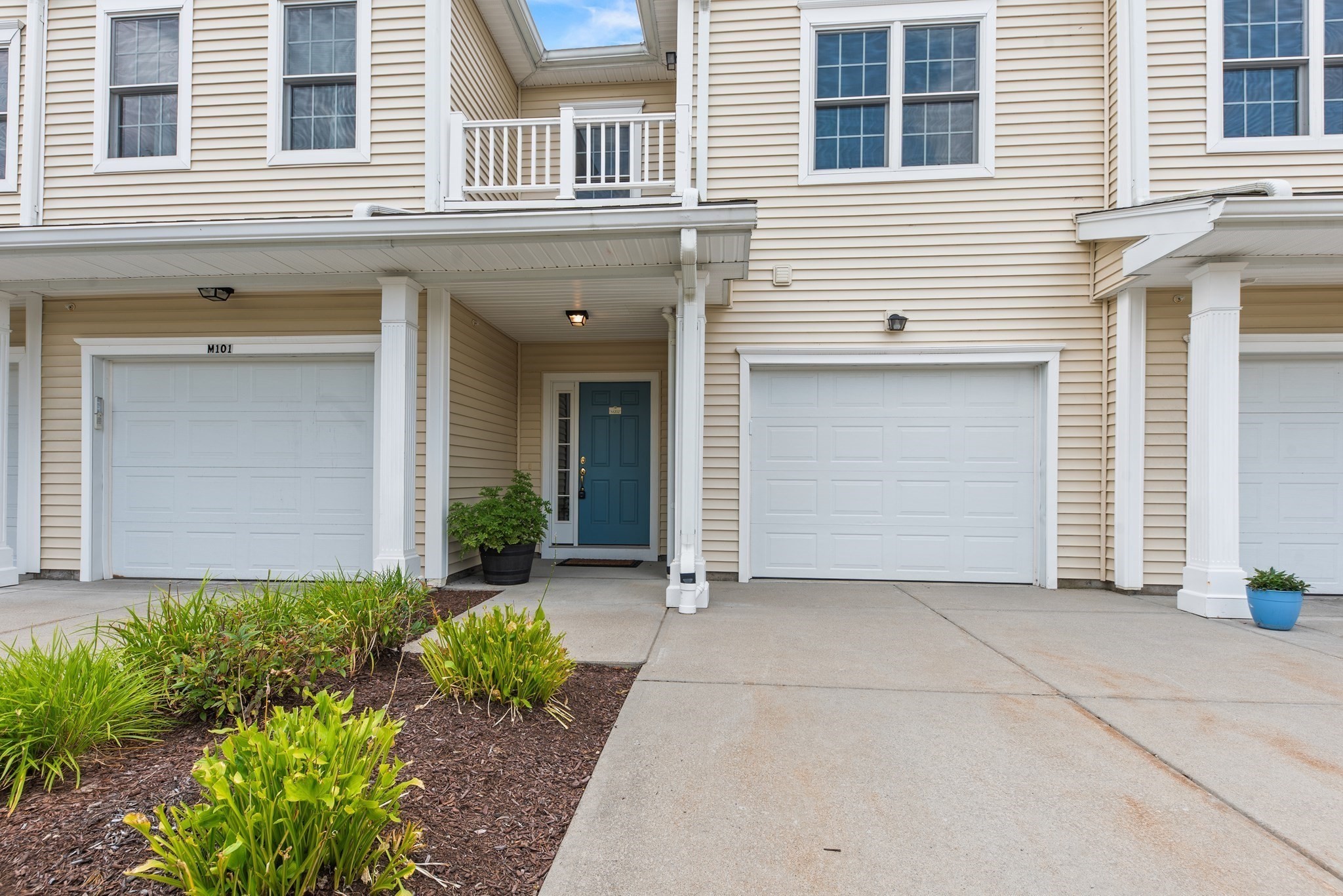 631 East St # M202 Property Photo 3