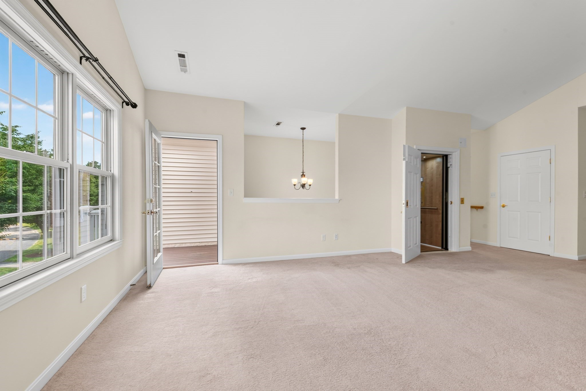 631 East St # M202 Property Photo 13